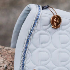 2023 Eskadron Platinum Softshell Saddle Cloth 215539520310 - Powder Blue Colour Powder Blue -Equestrian Sports Series 202320Eskadron20Platinum20Softshell20Saddle20Cloth2021553952031020 20Powder20Blue20Close20Up.700x700