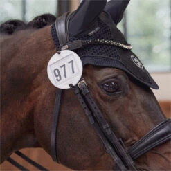 2023 Eskadron Highgloss Peacock Saddle Cloth & Round Bridle Number Holder Bundle PSNH23 - White -Equestrian Sports Series 6323 6273 202320Eskadron20Highgloss20Peacock20Saddle20Cloth202147312054420 20White20Lifestyle205.2000x2000.700x700