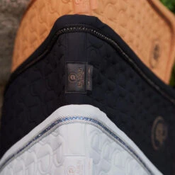 2023 Eskadron Platinum Softshell Saddle Cloth 215539520310 - Black Colour Black -Equestrian Sports Series 6576 202320Eskadron20Platinum20Softshell20Saddle20Cloth2021553952031020 20Black20Lifestyle201.700x700