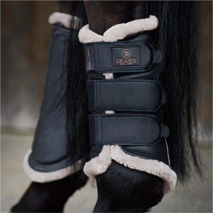 2023 Eskadron Platinum Faux Leather Big Square Saddle Cloth & Tendon Boots Bundle EPFL1 - Black 7 2023 Eskadron Platinum Faux Leather Big Square Saddle Cloth & Tendon Boots Bundle EPFL1 - Black - Image 5