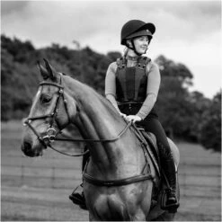 Charles Owen 4 Star Jockey Skull - Silver Colour Silver 7 Charles Owen 4 Star Jockey Skull - Silver Colour Silver -Equestrian Sports Series A2I9782 Insta.700x700